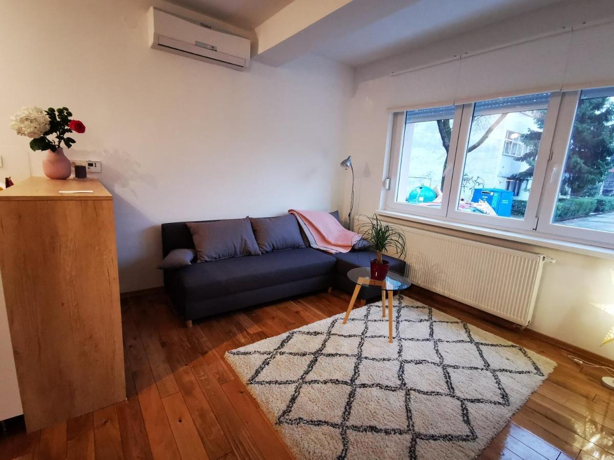 Angela Apartment Zagreb Buitenkant foto