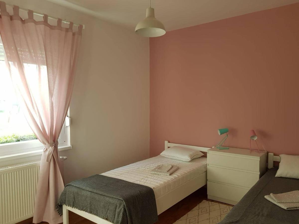 Angela Apartment Zagreb Buitenkant foto